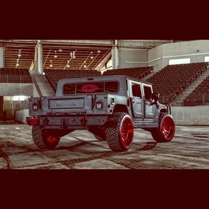 Meet your Posher, Yaaniur